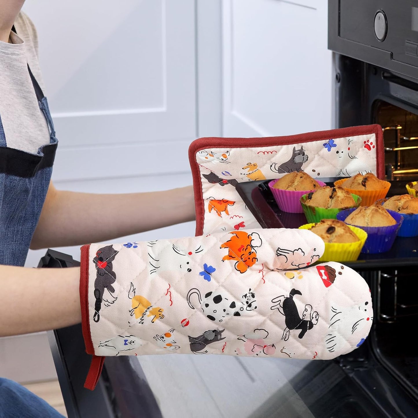 Dogs Oven Mitts and Pot Holders Sets 2Pcs, 100% Cotton Heat Resistant, Extra Long Oven Gloves Potholder for Kitchen Cooking Baking Decoration