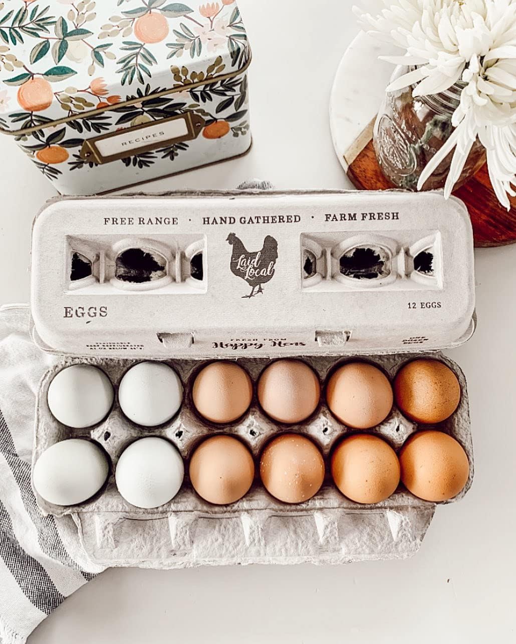 90 Egg Cartons- Adorable Printed Vintage Design for Farm Fresh Eggs, Recycled Paper Cardboard, Sturdy & Reusable, Carton Holds up to XL Chicken Eggs (90, Locally Laid Hen)