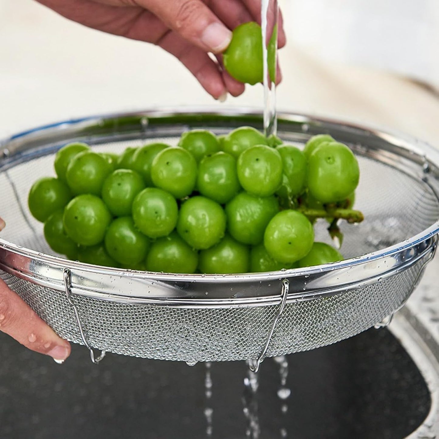 Fine Mesh Strainer for Kitchen, Stainless Steel Colander Bowl for Pasta, Rice, Fruit, Metal Net Baskets with Resting Base - Strain, Drain, Rinse (Diameter 7.48 inch)