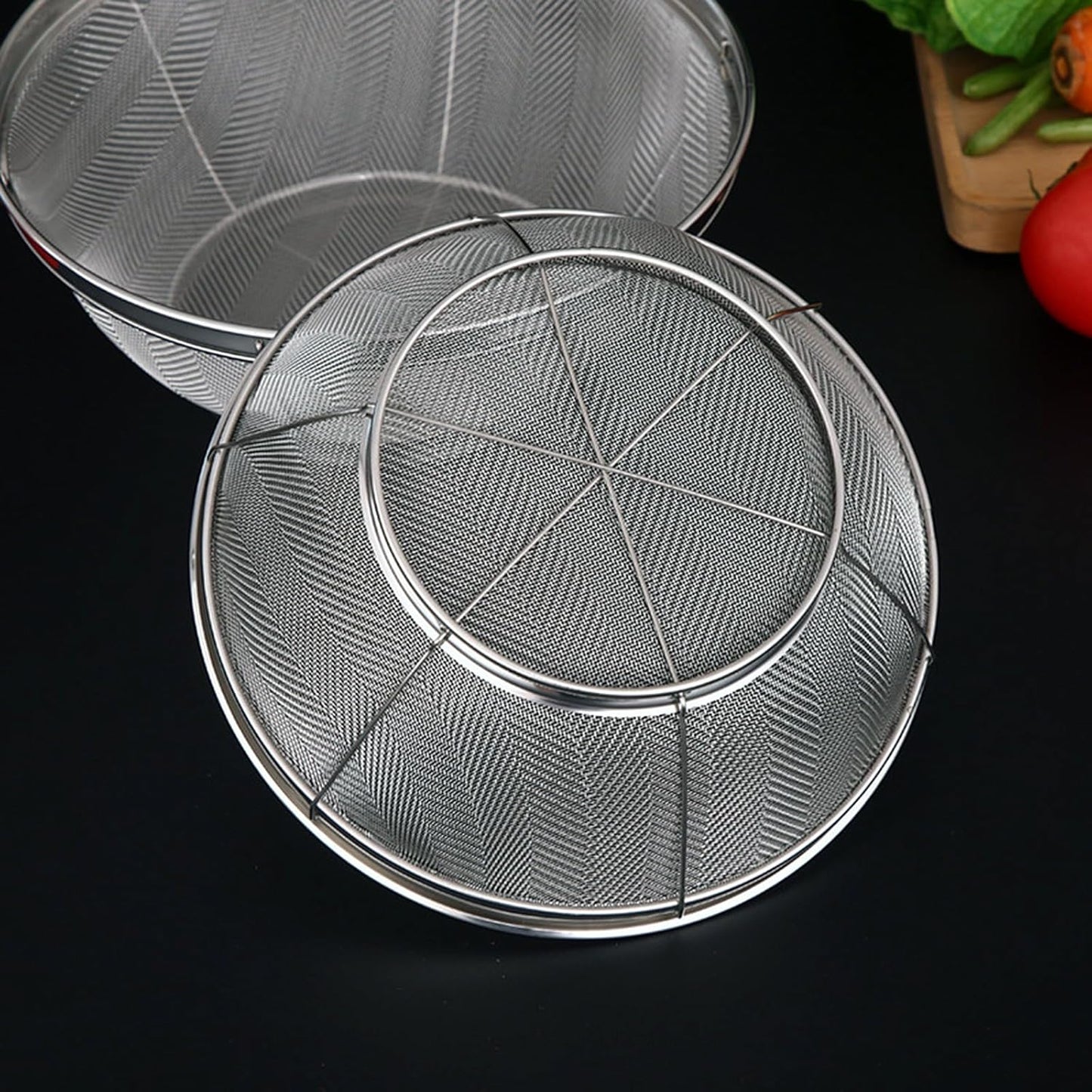 Fine Mesh Colander for Kitchen, 4 Quart Stainless Steel Strainer Bowl for Pasta, Rice, Fruit, Metal Net Baskets with Resting Base - Strain, Drain, Rinse