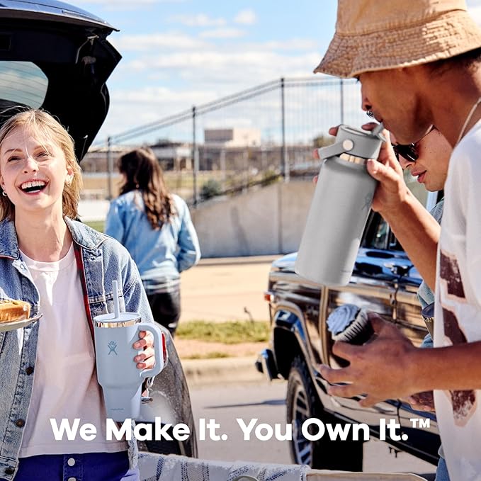 Hydro Flask Water Bottle - Insulated Stainless Steel - Wide Mouth Flex Straw Lid, Non Spill, Leakproof and Refillable in 40 Oz Sandpiper