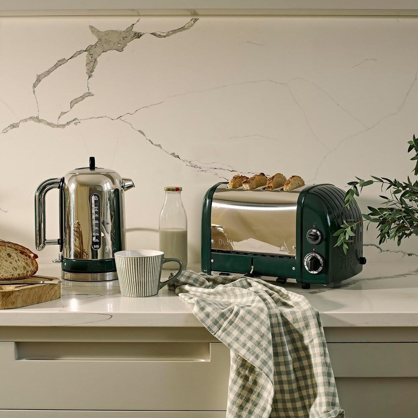 Dualit Classic 4 Slice NewGen Toaster - Stainless Steel - Hand Built in the UK - Replaceable ProHeat elements - Defrost Bread - Mechanical Timer - Evergreen Classic Toaster