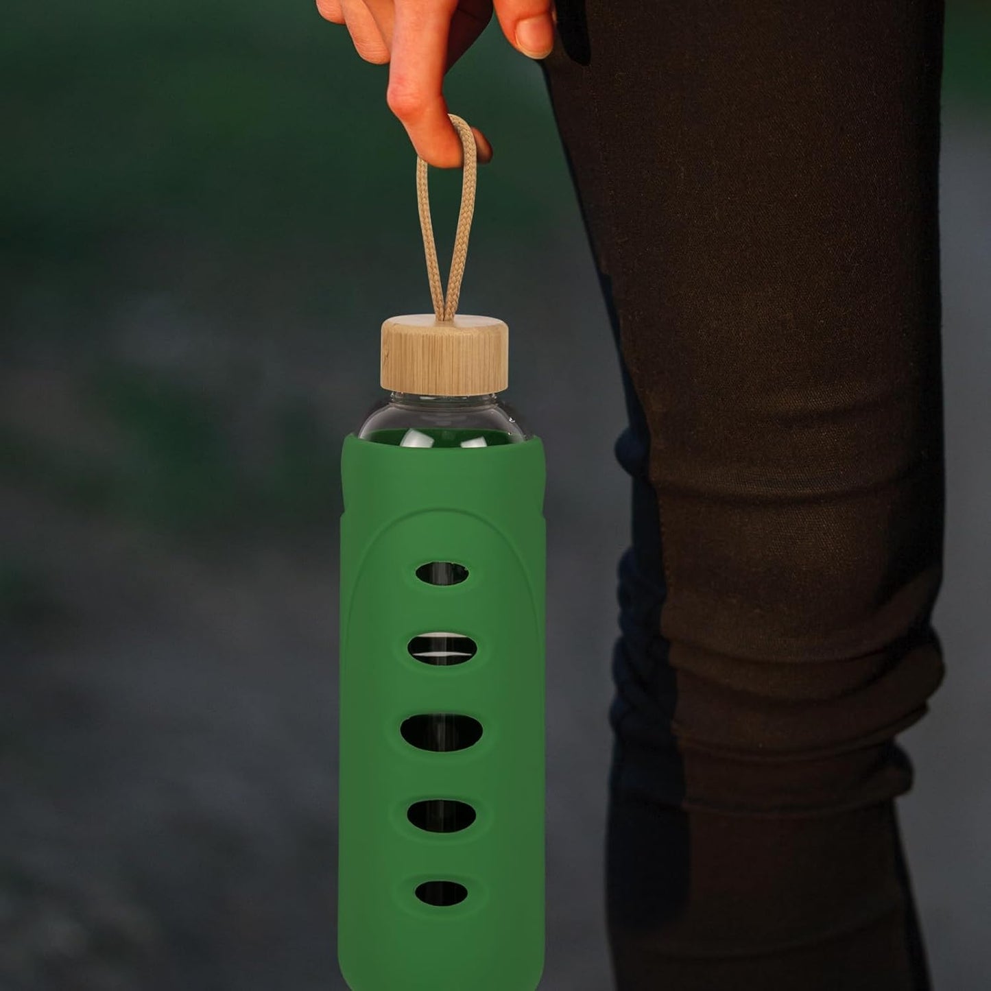 Sport 32oz Glass Water Bottle 1000ml /1 liter Borosilicate Glass Water Bottle Reusable Waterbottle Jugwith Silicone Sleeve and Unique Lid (Dark green