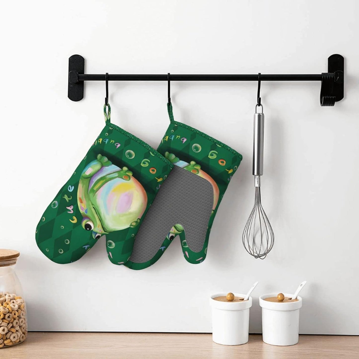 Cute Frog Oven Mitts and Pot Holders Sets of 2,Resistant Recycled Infill Silicone Non-Slip BBQ Gloves for Kitchen,Cooking,Baking,Grilling