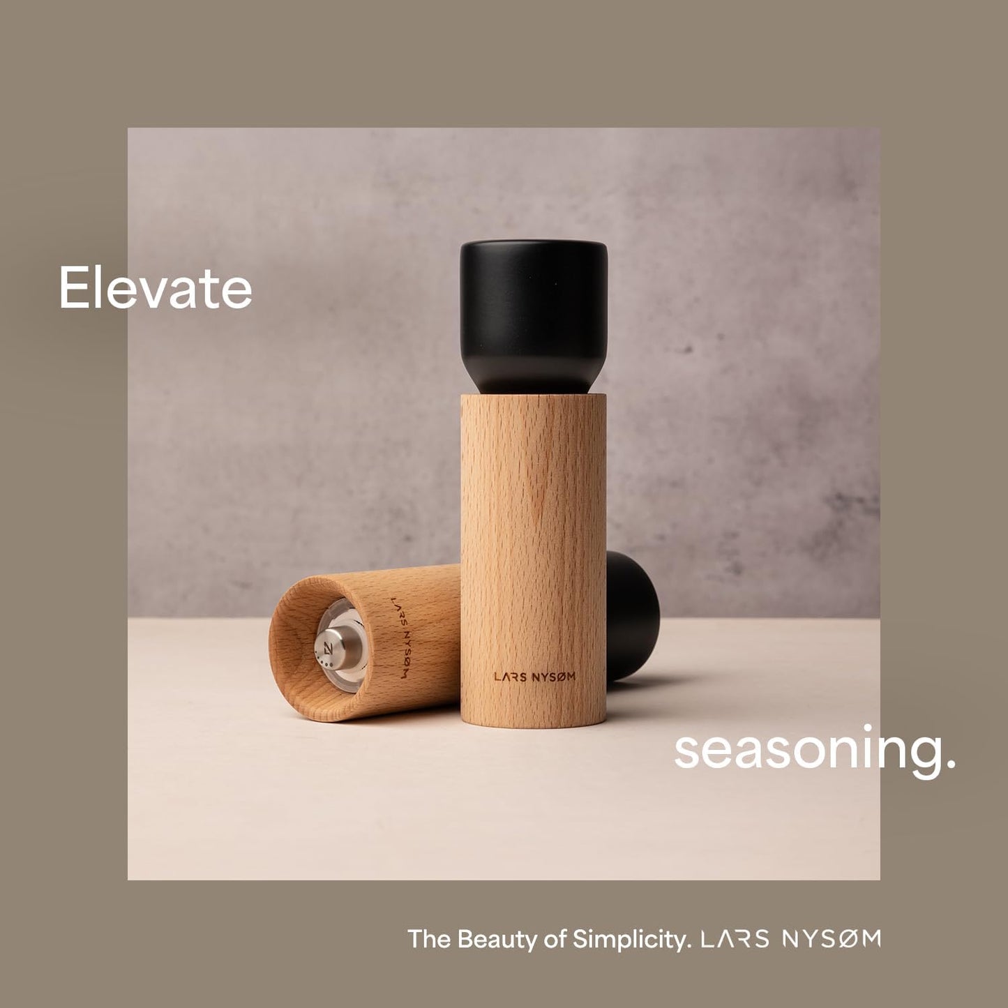 LARS NYSØM Wooden Salt and Pepper Grinder Set Manual - Salt and Pepper Mills with Adjustable Ceramic Grinder - Elegant Beechwood Pepper and Salt Mill Set for Dining Table (Brown/Beige)