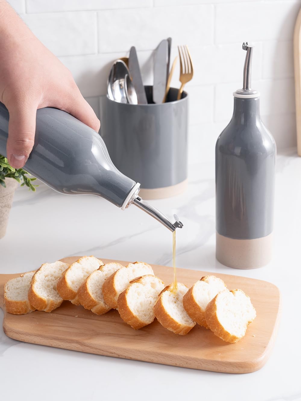 famiware Milkyway 16oz Ceramic Olive Oil Dispenser Bottle, Olive Oil and Vinegar Dispenser Bottle Set of 2 with Stainless Steel Pourers, Suitable for Storage Vinegar, Liquids, Light Gray and Dark Gray