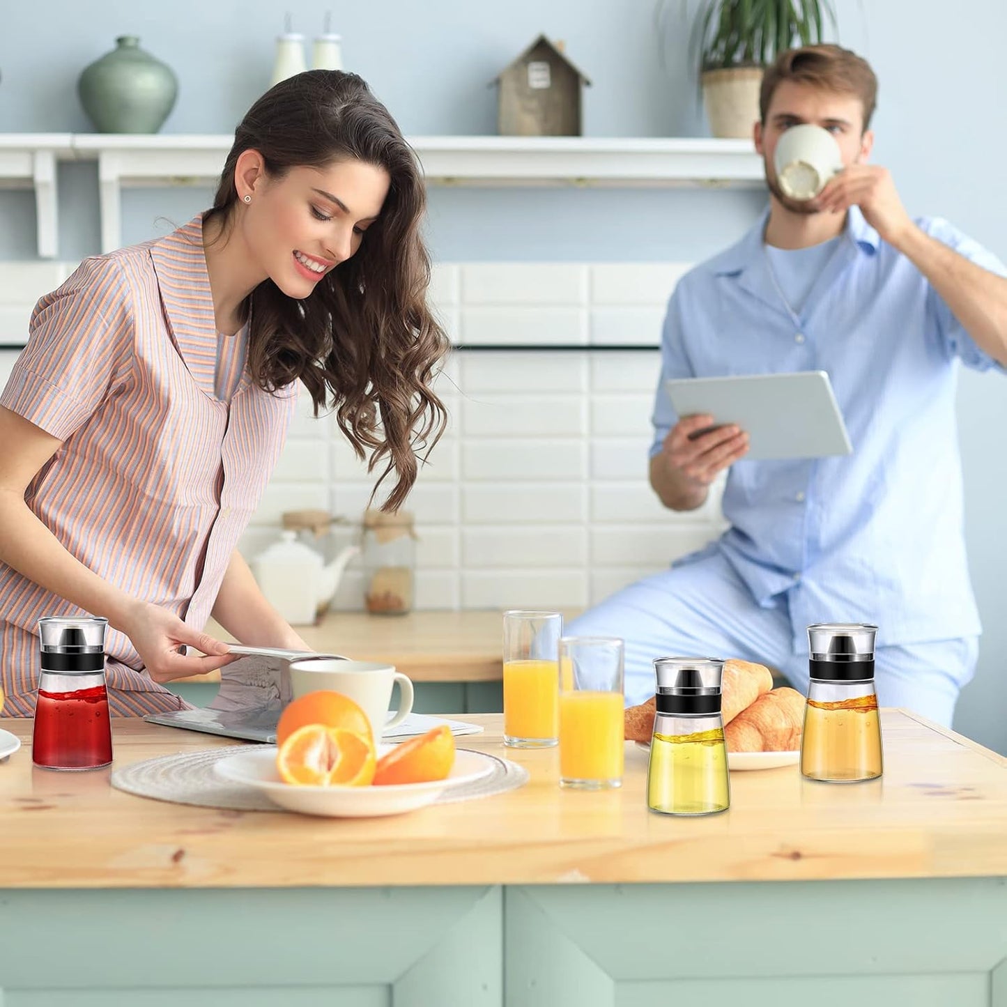 4 Pieces 5.4 oz Oil and Vinegar Dispenser Set with No Drip Tops, Glass Cruet Bottles Clear Olive Oil Bottles Soy Sauce Dispenser Cooking Oil Container Leakproof for Kitchen Barbecue Salad Dressing