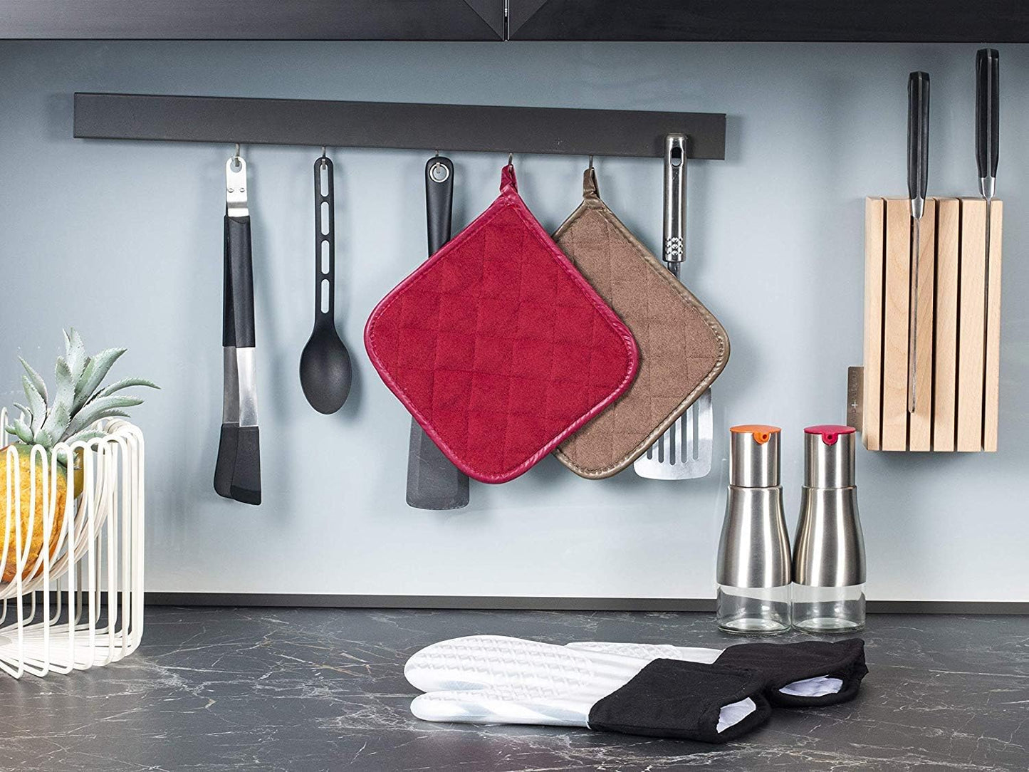 Joyhalo 4 Pack Pot Holders for Kitchen,Cotton Oven Holder with Great Heat Resistance,Non Slip Hot Pads for Kitchen Clearance,Brown