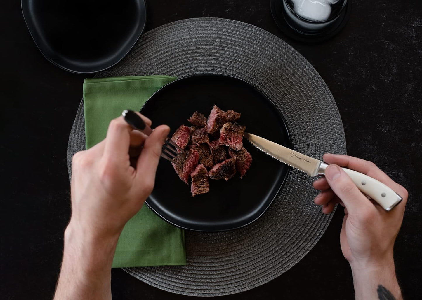 4-Piece Serrated Kitchen Steak Knife Set – Forged High Carbon Stainless Steel, Ultra Sharp, Ergonomic Black Handles, Durable Dinner Knives, Cream Handle