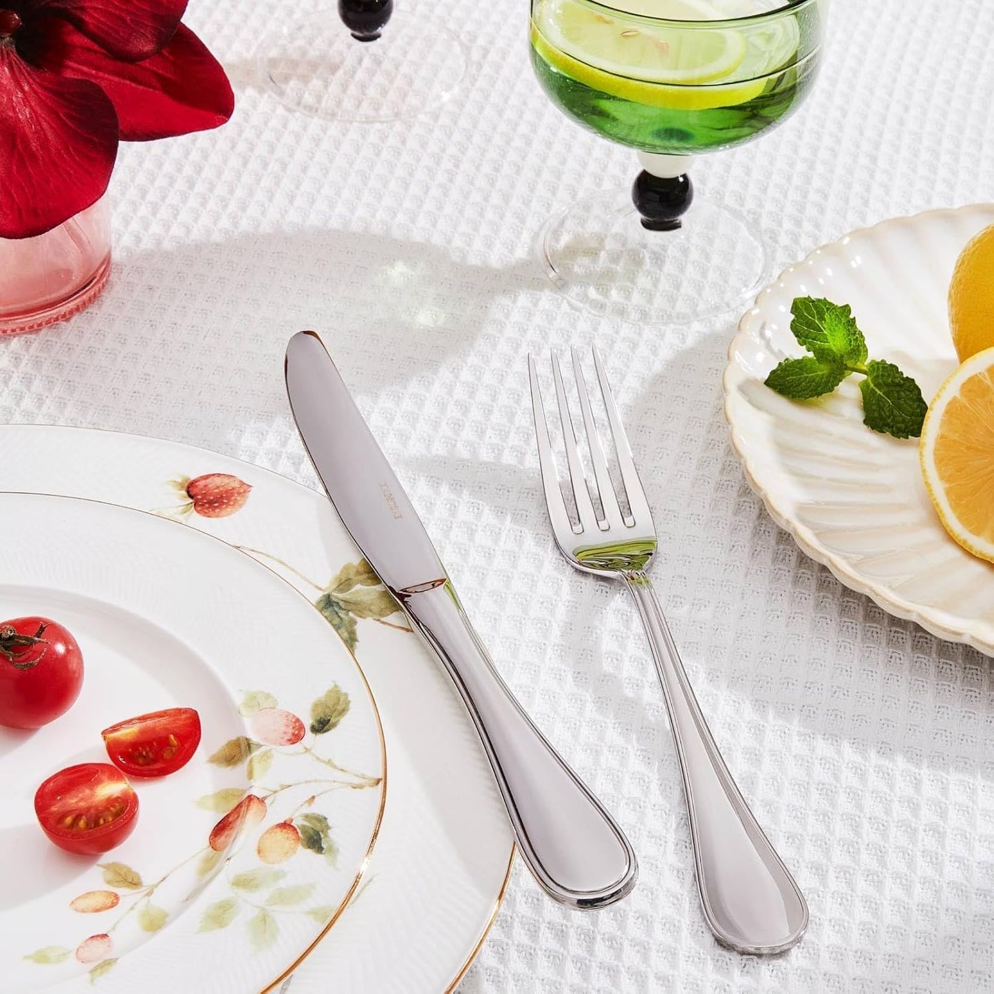 KINGSTONE 48 Piece Teardrop Silverware Set with Steak Knives, 18/10 Stainless Steel Flatware Set for 8, Modern Design Cutlery Set for Home/Hotel/Wedding,Mirror Polished and Dishwasher Safe