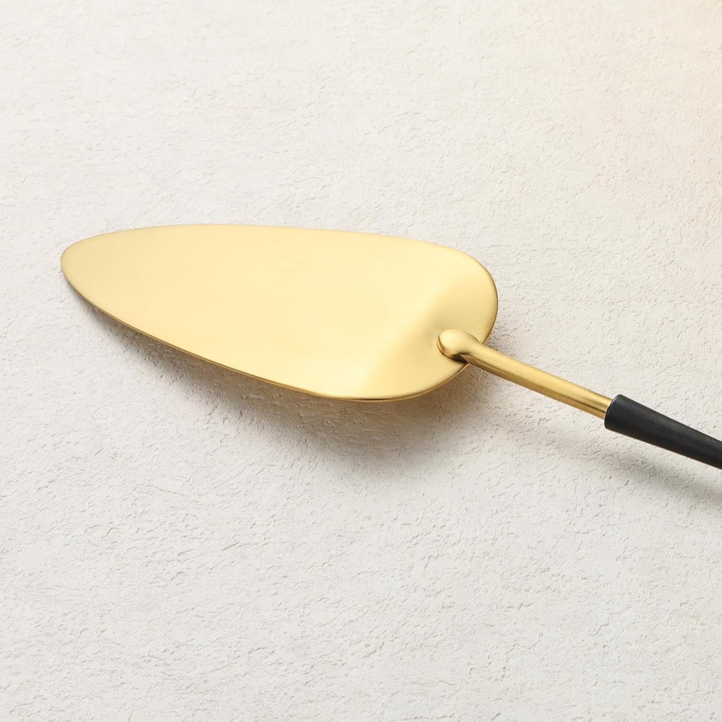 black gold Cake Cutter,Stainless Steel Pie Spatula Serrated,Cake Pizza Cutter Tart Dessert Slicer Comfortable Handle (black gold)