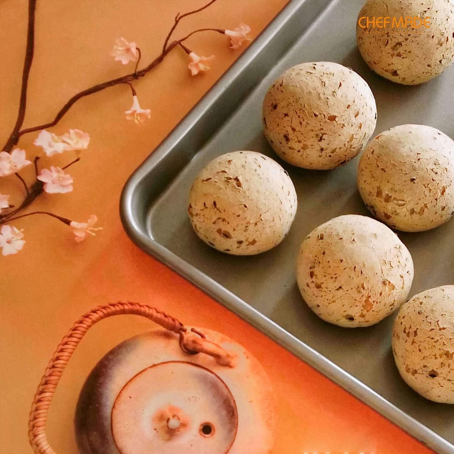 CHEFMADE 17-Inch Baking Sheet Pan, Non-Stick Carbon Steel Rimmed Cookie Sheet Pan for Oven Roasting Meat Bread Jelly Roll Battenberg Pizzas Pastries 12.8" x 17.7" x 1.1" (Champagne Gold)