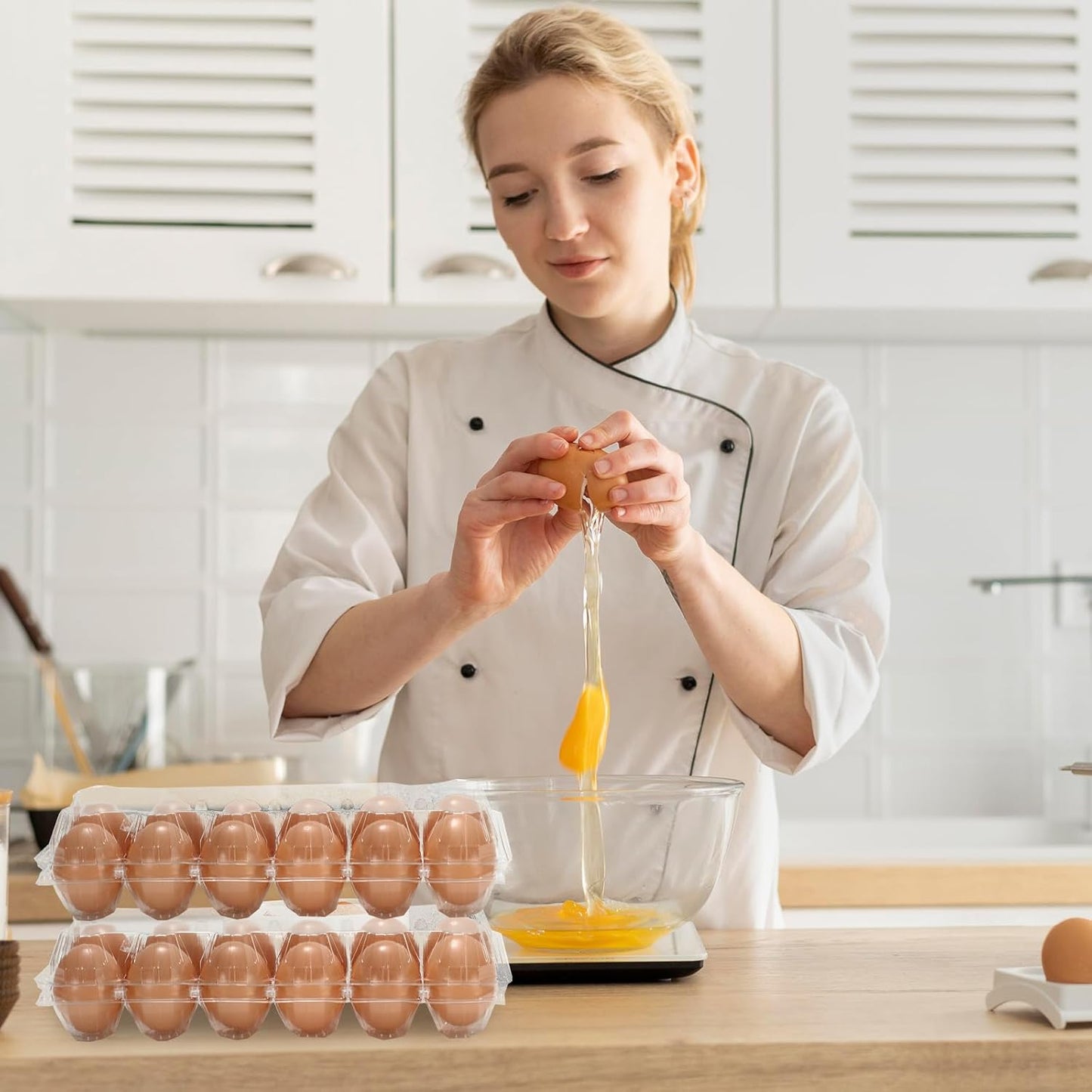 200Pcs Plastic Egg Carton Bulk Empty Clear Egg Tray Holder Container for Farm Business Market Home Kitchen Refrigerator Storage (2 x 6 Grids)