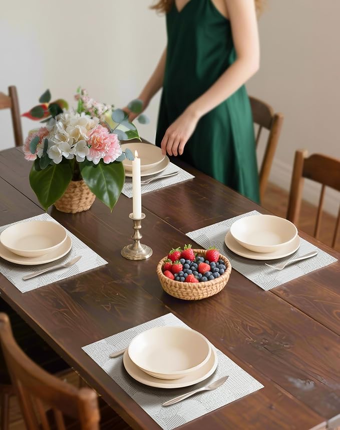 Leetaltree White Placemats Set of 4 - Heat Resistant Non-Slip Place mats for Dining Table, Washable Durable PVC Vinyl Woven Table Mats（White Circle, 4）