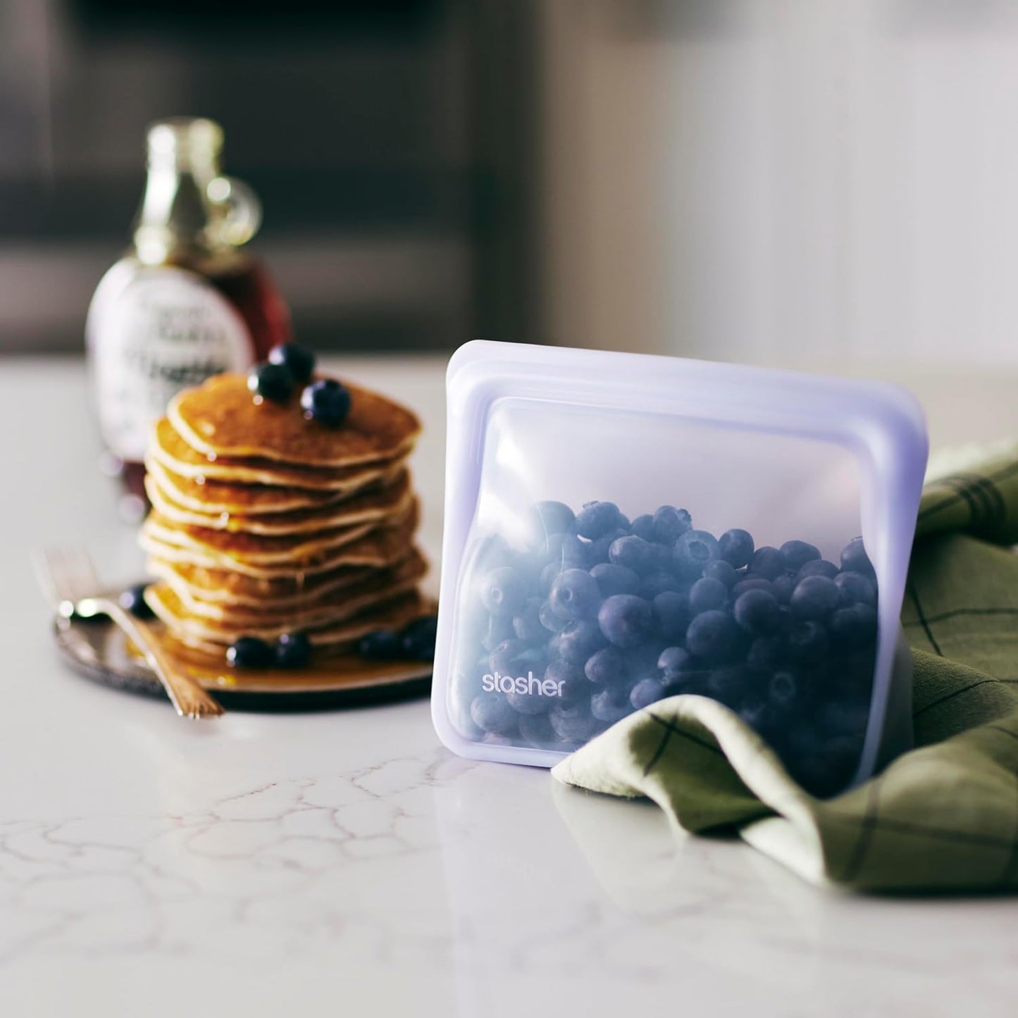 Stasher Premium Silicone Reusable Food Storage Stand-Up Mini Bag, Aqua, Microwave, Sous Vide, Dishwasher, Oven and Freezer Safe, BPA Free, Leak-free, Eco-friendly, 28 Oz