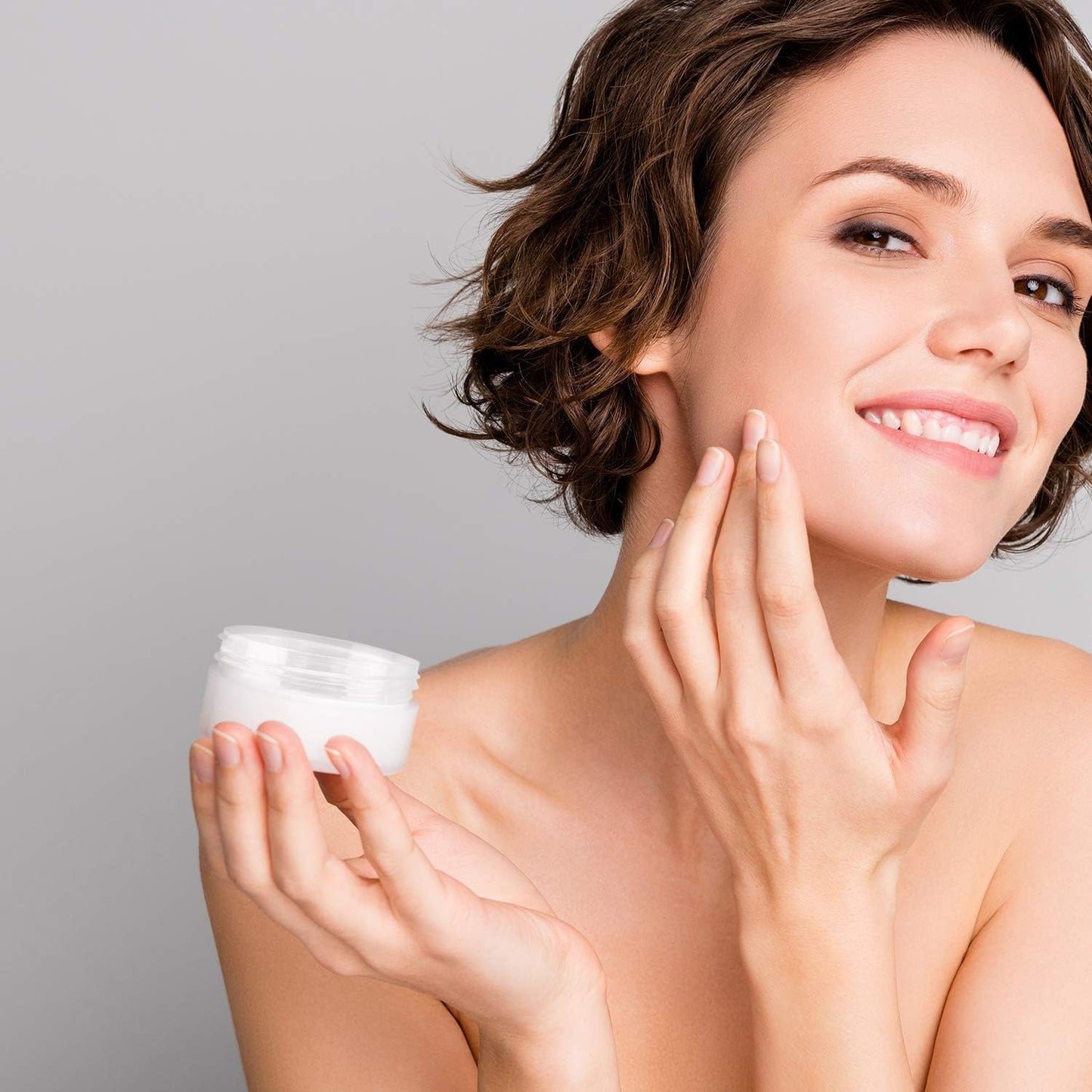 SATINIOR 6 Pack 3 oz Plastic Jars Containers with Lids Wide-mouth Refillable Leakproof Reusable Round Empty Jars for Travel Cosmetic Dry Food Spice Candy Cookie Home Kitchen Organizing (Clear)