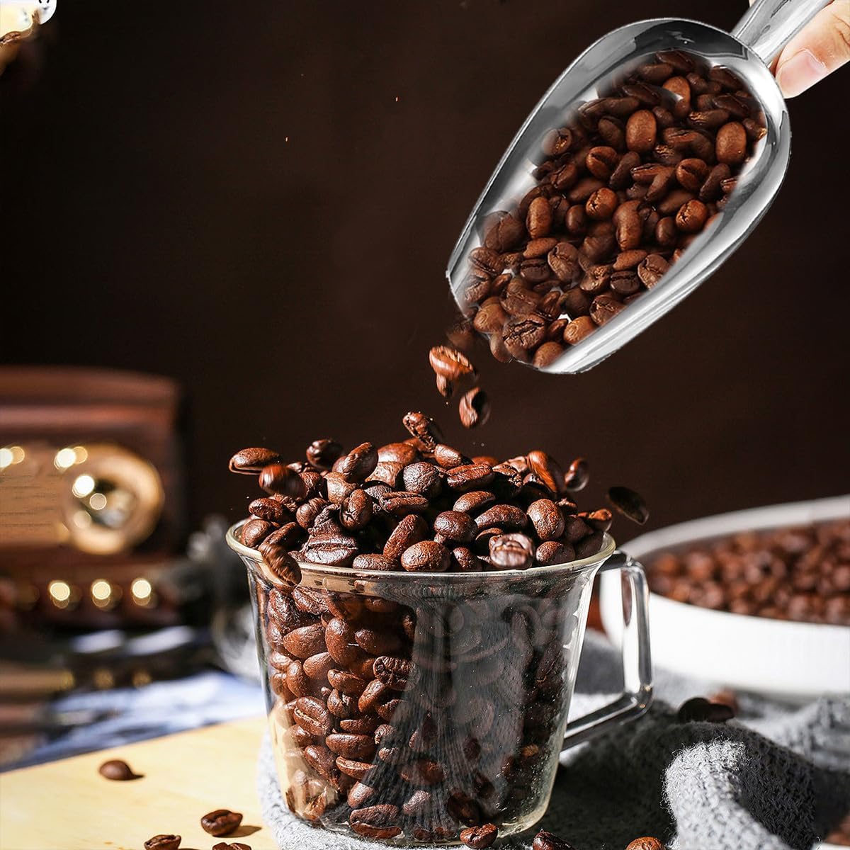 Metal Ice Scoop，Kitchen Ice Scooper for Ice Maker,Stainless Steel Small Ice Scooper for Freezer，Kitchen Gadgets Cookie Flour Pet Dog Food Scoop (black, 3oz)