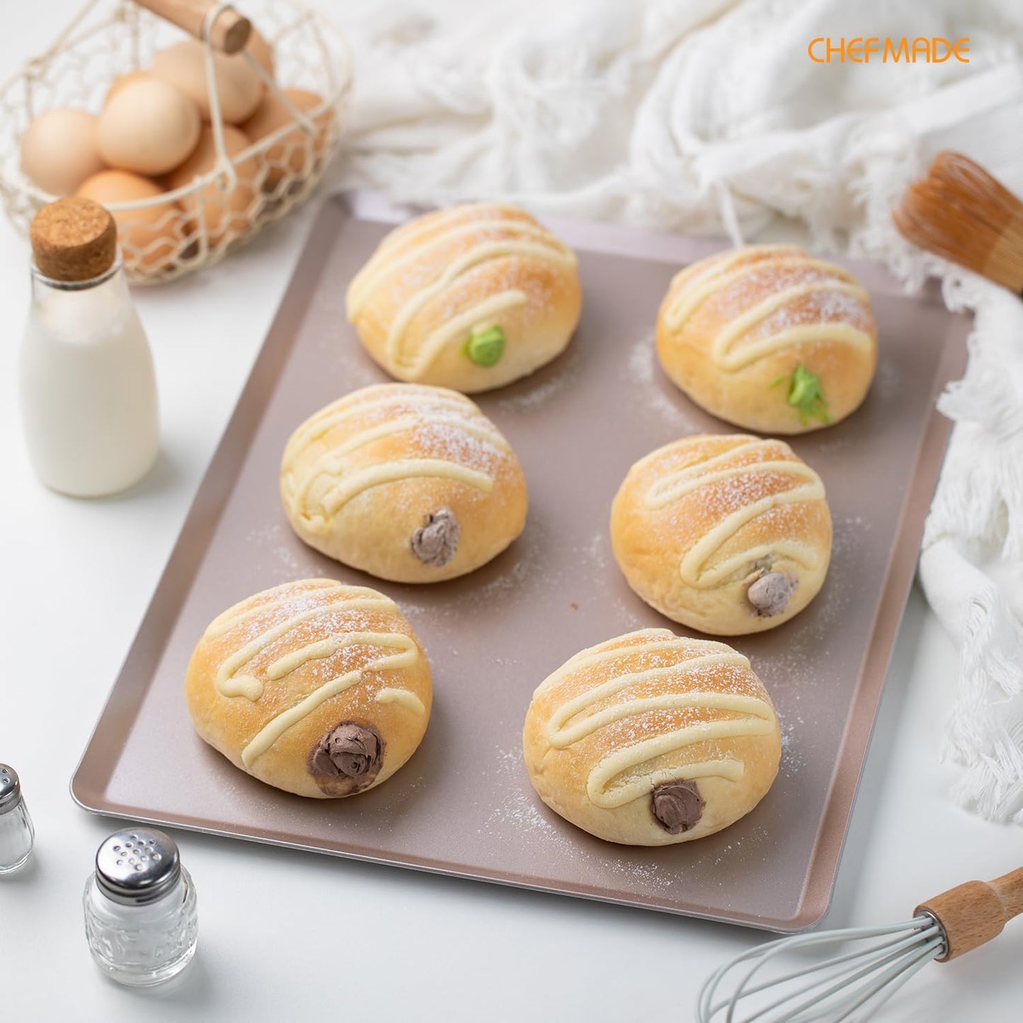 CHEFMADE 15-Inch Baking Sheet Pan, Non-Stick Square Jelly Roll Bakeware for Oven Roasting Meat Bread Battenberg Pizzas Pastries 15.8" x 11.8" x 0.47" (Champagne Gold)