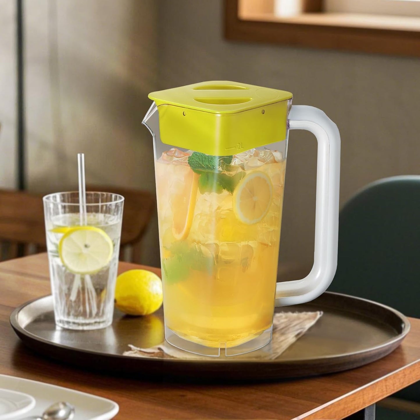 CURTA 2 Pack 2 Liters/68 oz Plastic Square Pitcher with Lid & Handle for Kitchen,ICED JUICE and Coffee Carafe Beverage Serveware, Acrylic Water Jug for Hot/Cold Drinks&lemonade