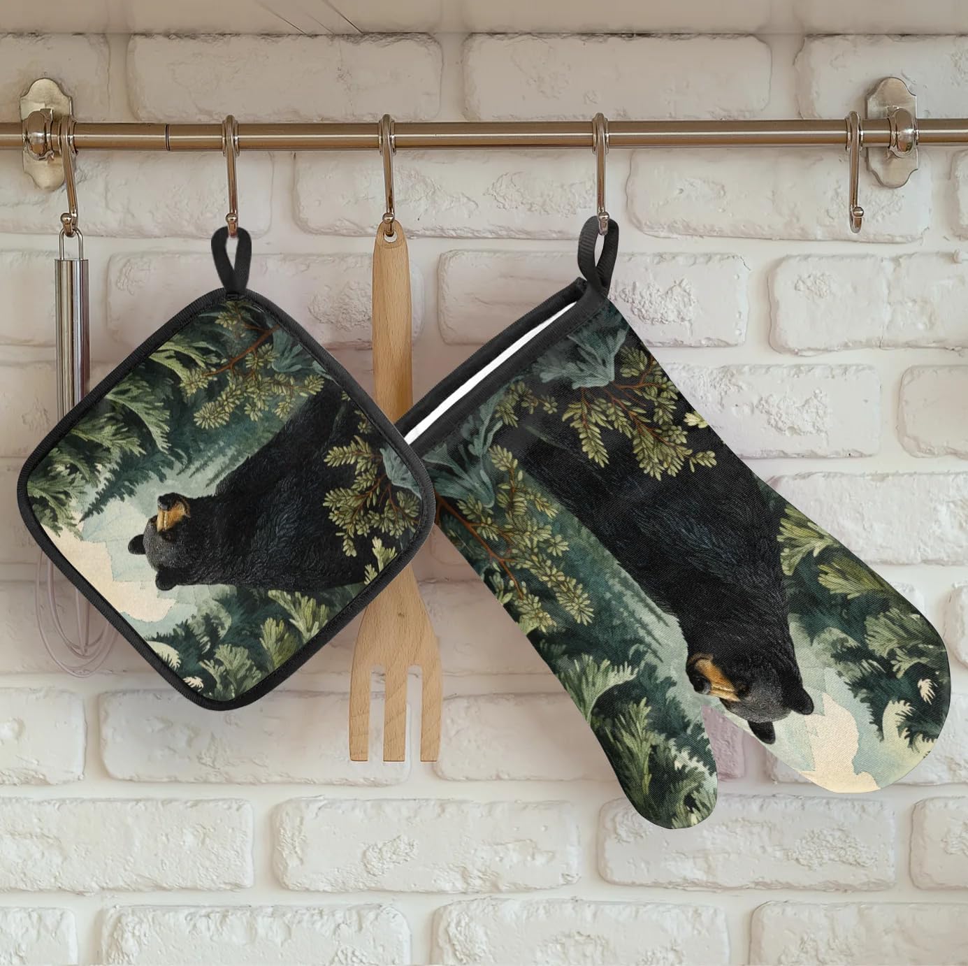 Black Bear Forest Wild Animals Oven Mitts and Pot Holders Sets, 2 Pcs Decorative Kitchen Oven Glove for Cooking
