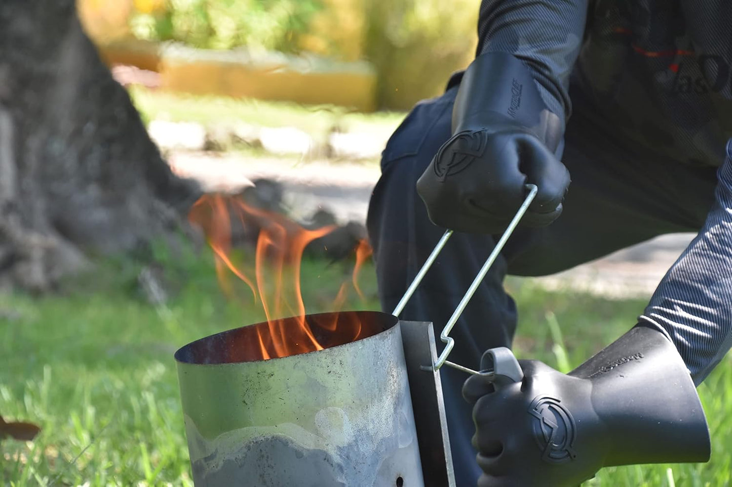 Magnetic BBQ Grill Gloves – Heat Resistant, Patented Magnetic Safety Clip Easy On & Off, Firefighter-Designed, Dishwasher-Safe, Waterproof, Perfect for Grilling, Smoking, Frying, Baking