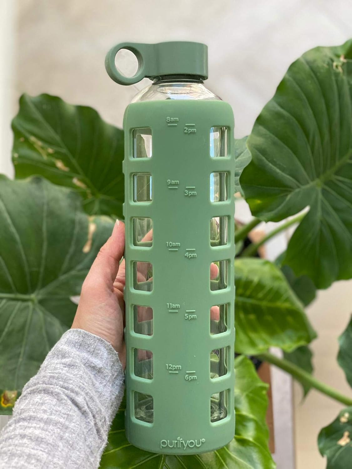 purifyou 40oz / 32oz / 22oz / 12oz Borosilicate Glass Water Bottle with Time & Volume Markers, Silicone Sleeve, Stainless Steel Lid – Reusable Glass Bottle for Water & Juice (22oz Shale Green)
