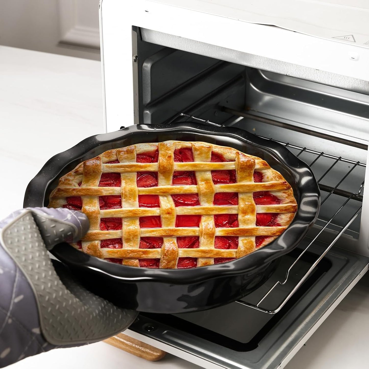 vicrays Ceramic Pie Pan for Baking - 9 inch Pie Plate, Round, Fluted and Deep Pie Dish for Tart, Pizza, Apple Pie, Quiche, Pot Pies, Cake - Reactive Glaze (Black)