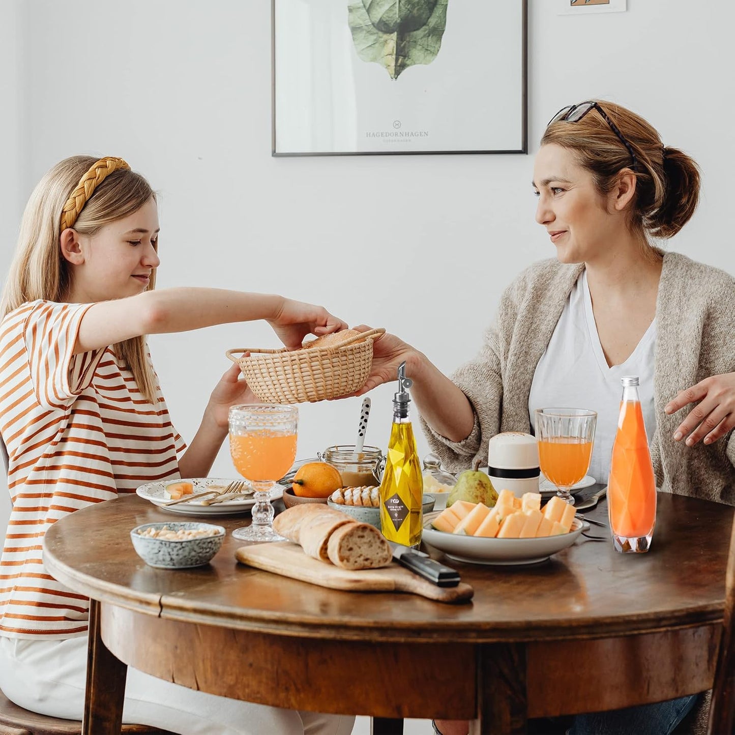 FYGO Diamond Lux Olive Oil Bottle Dispenser - Olive Oil Container- Oil and Vinegar Dispenser Set with Pourer and Funnel - Glass Olive Oil Dispenser Bottle for Kitchen - 350ml - Set of 2