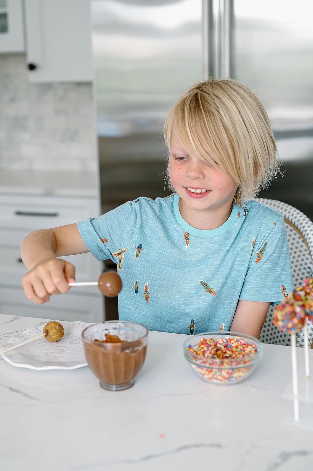 Classic Chocolate Cake Pop Kit - Milk Chocolate Coating