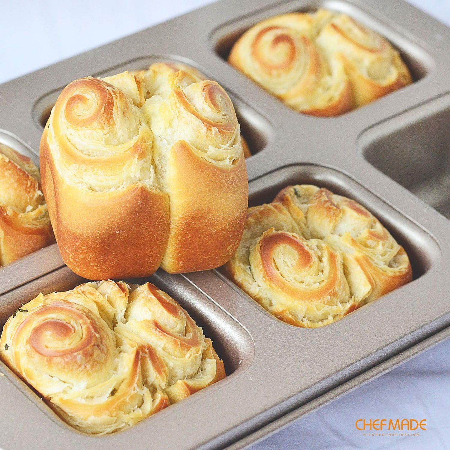 CHEFMADE Brownie Cake Pan, 6-Cavity Non-Stick Square Muffin Pan Blondie Bakeware for Oven Baking (Champagne Gold)