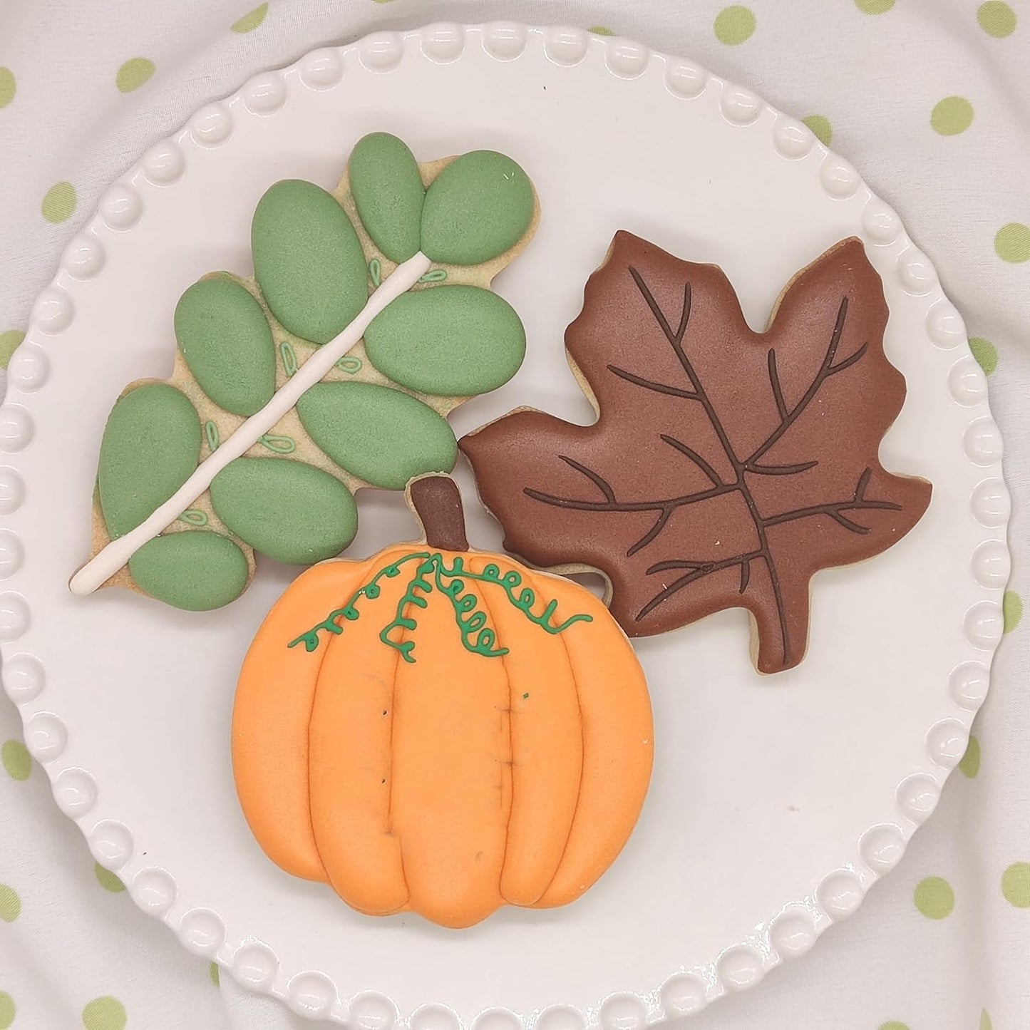 3 Pcs Fall Leaves Cookie Cutters, Large Size 3.2" to 4.5" Thanksgving Cookie Cutter Holiday Themed Shapes of Maple Leaf, Oak Leaf, Pumpkin