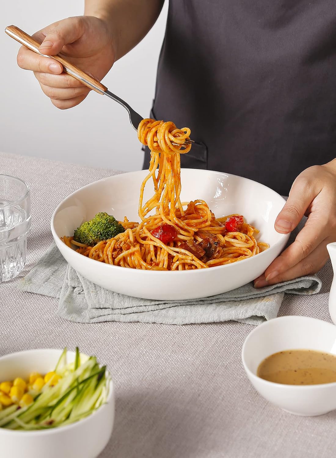 Teocera Pasta Bowls, Large Salad Bowls, Porcelain Bowl Set, Wide and Shallow, Microwave and Dishwasher Safe, 35 Ounce - Set of 4, White