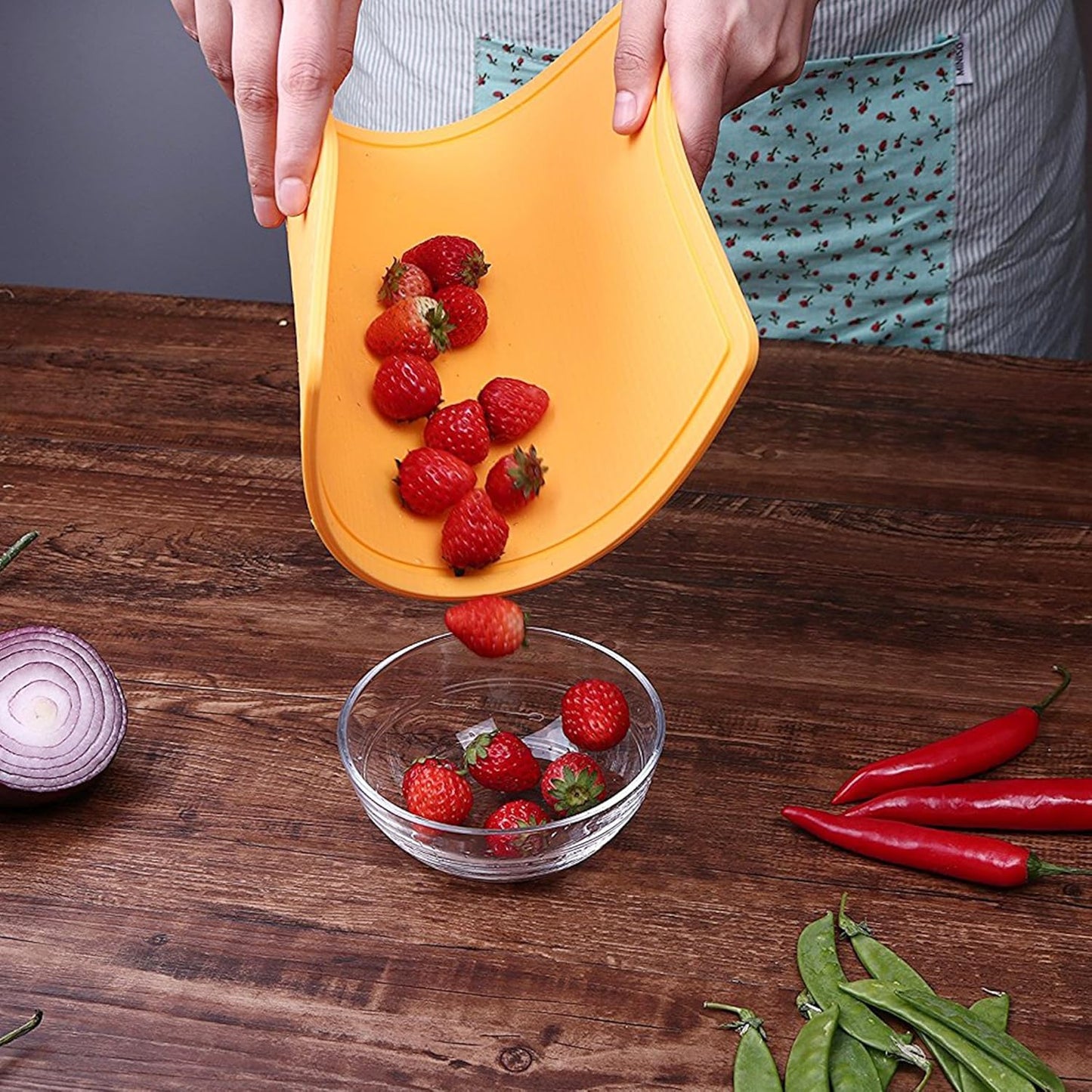 Silicone Thick Cutting Boards Mats Set of 3pcs Foldable & Flexible Design Juice Grooves Easy Grip Handle Dishwasher Safe for Kitchen,BPA free Silicone Cutting Mats-Yellow