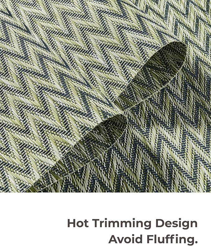 Leetaltree Green Placemats Set of 6 - Heat Resistant Non-Slip Place mats for Dining Table, Washable Durable PVC Vinyl Woven Table Mats（Green Zigzag, 6）