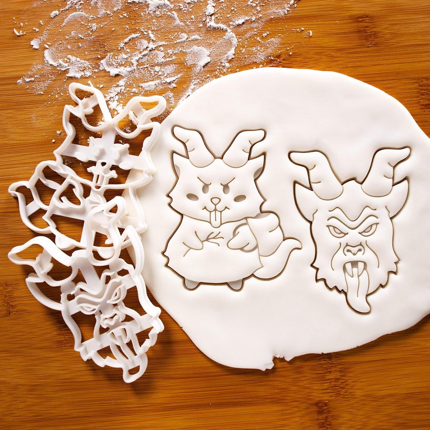 Set of 2 Krampus cookie cutters, 2 pieces - Bakerlogy